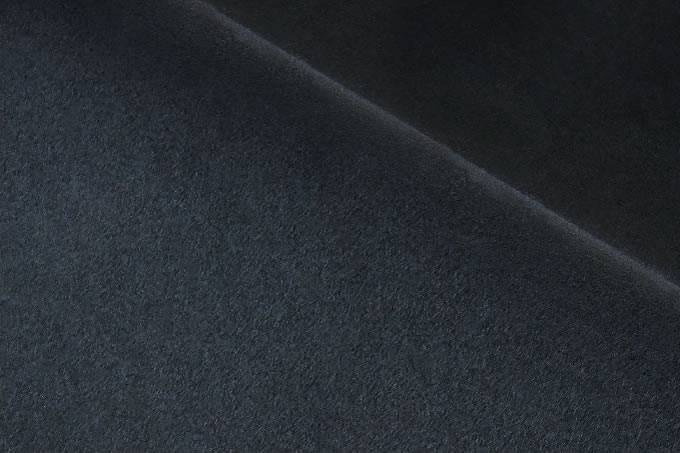 愛車を傷から守るベルベットの裏生地